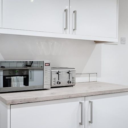 Parking, Smart Tv'S In All Rooms! Swansea Exterior foto